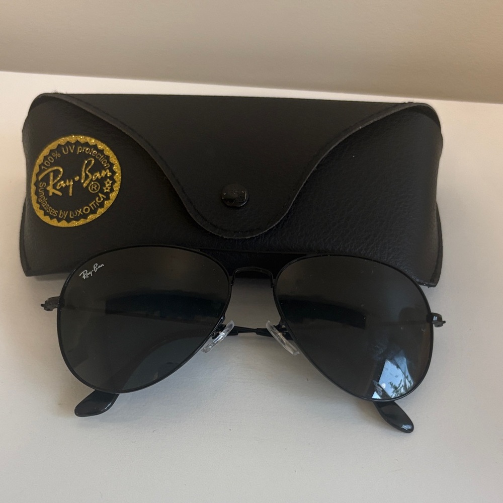 Ray-Ban Black Aviator Sunglasses with Case New